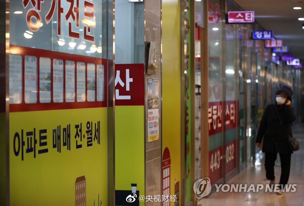 包含韩国球队外租年轻球员提升经验的词条